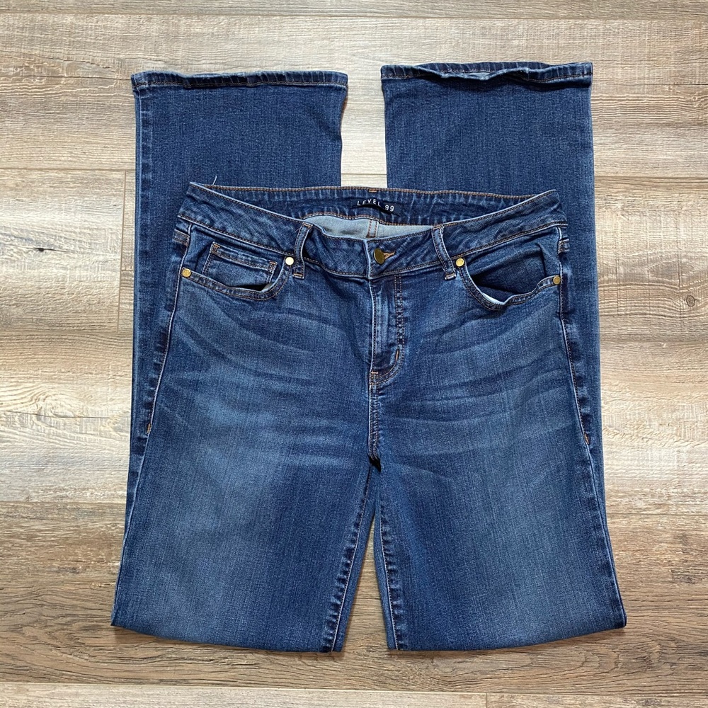 Level 99 dark wash bootcut jeans size 33